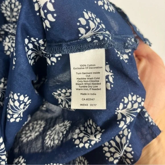 Talbots Size Small Blue Embroidered Cotton Blouse Top Q12 - Picture 4 of 6